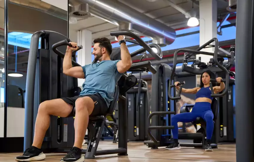 jak zacząć ćwiczyć na siłowni