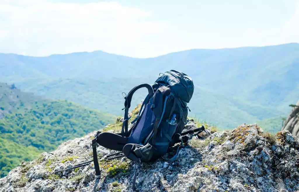 jak spakować plecak turystyczny