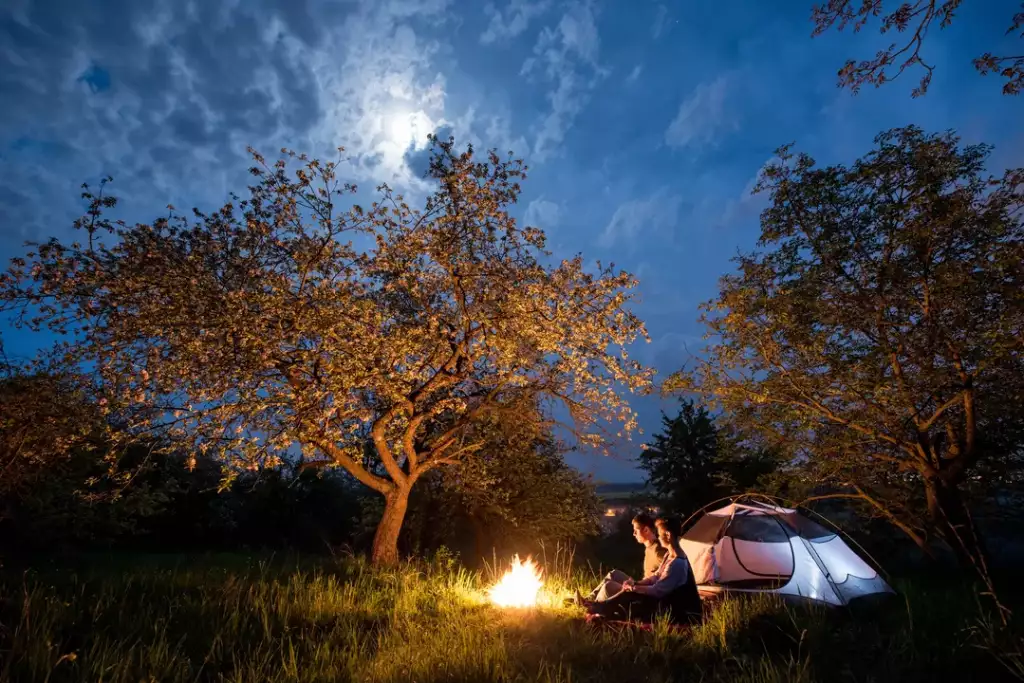 co zabrać pod namiot 