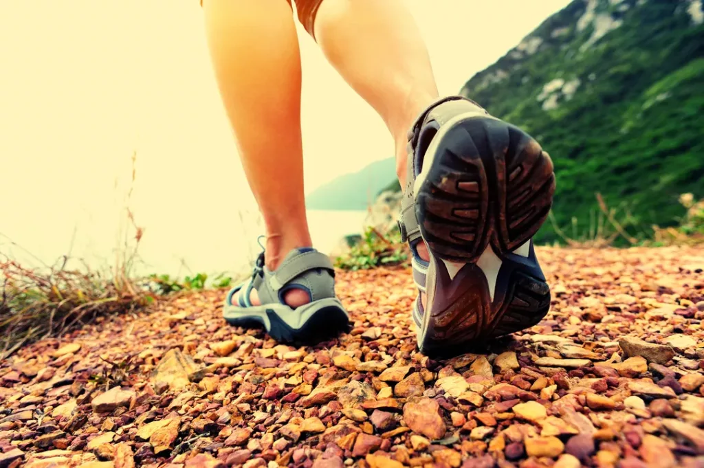 jak wybrać sandały na trekking