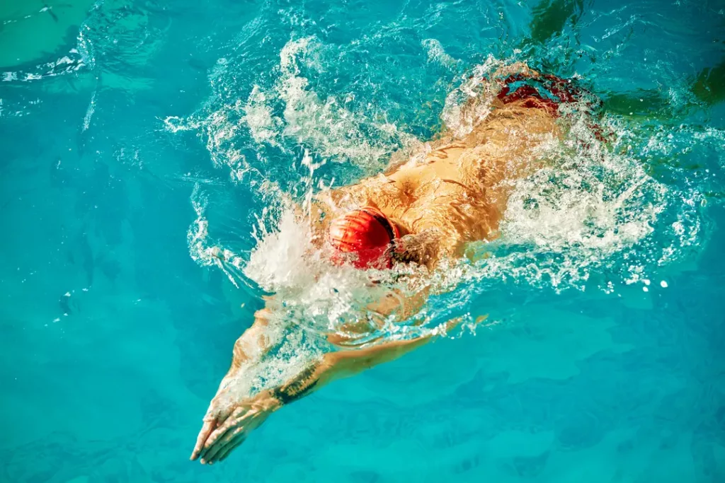 pływanie - najpopularniejsze sporty wodne