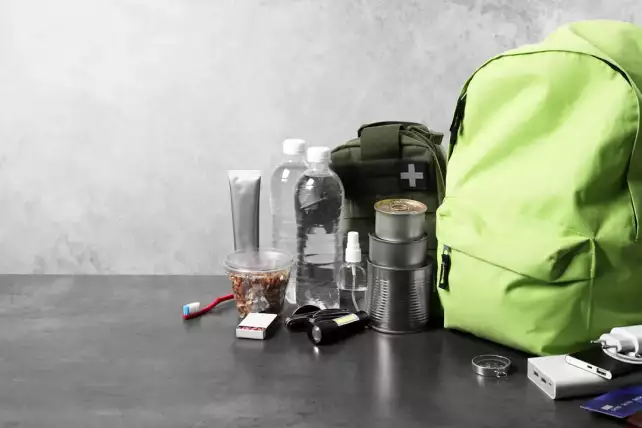 jak spakować plecak ucieczkowy