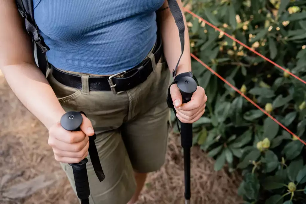 jak chodzić z kijkami trekkingowymi