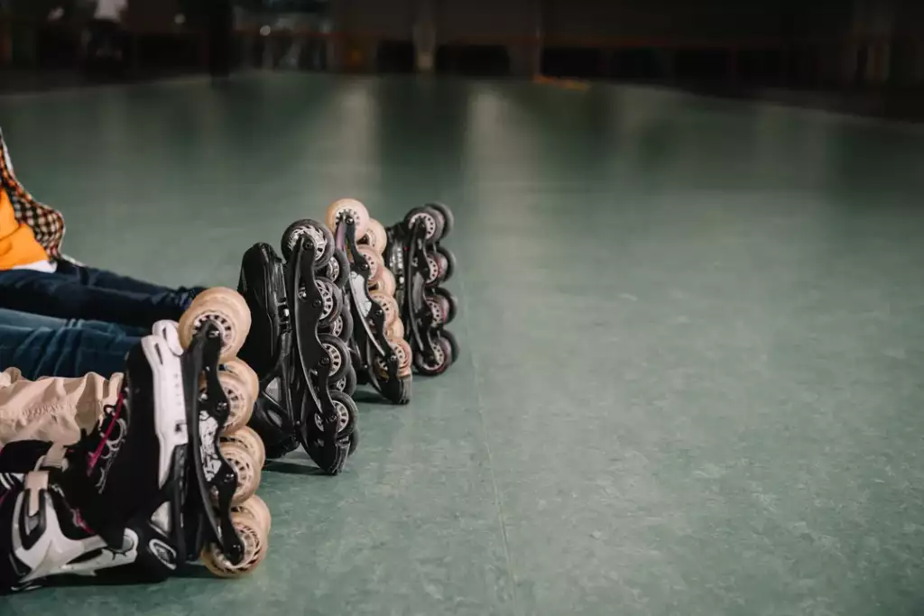 co daje jazda na rolkach