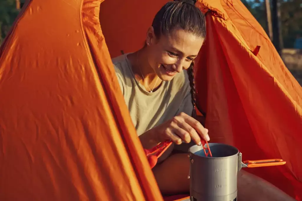 jakie jedzenie zabrać pod namiot na kamping