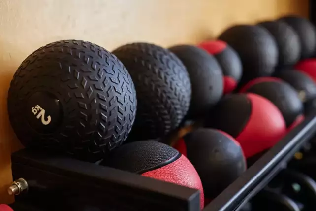 slam ball - ćwiczenia