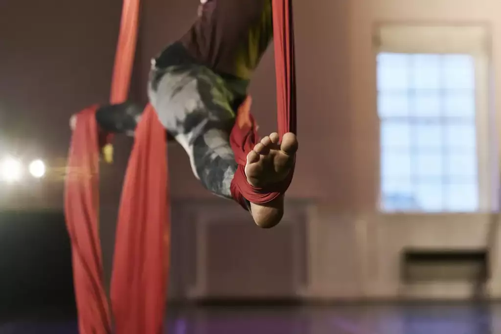 aerial silks - co to jest