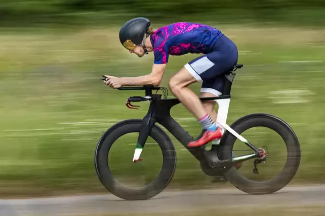 rower szosowy czy czasowy do triathlonu