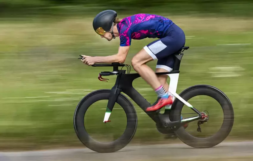 rower szosowy czy czasowy do triathlonu