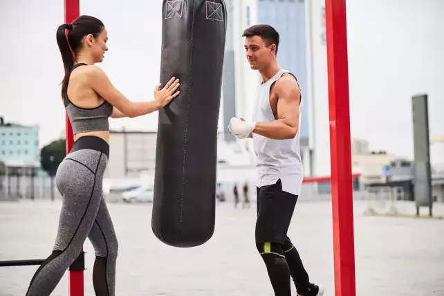 trening na worku bokserskim