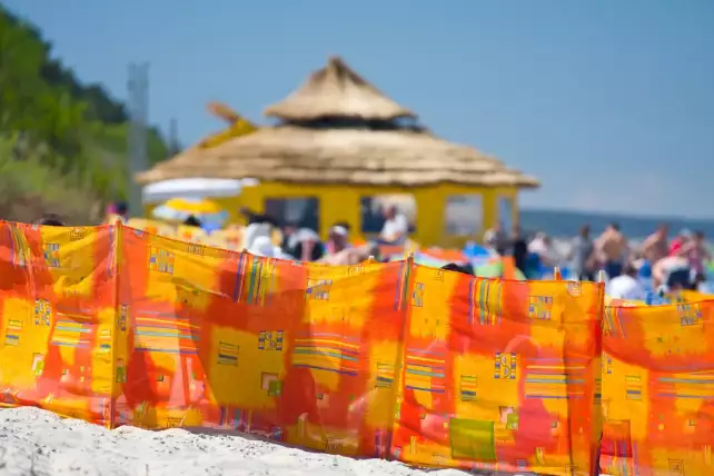 jaki parawan na plażę