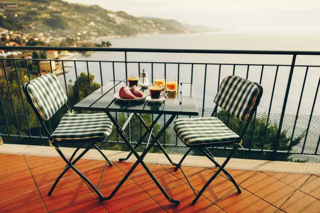 jakie meble na balkon