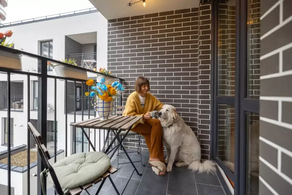 jakie meble na wąski balkon